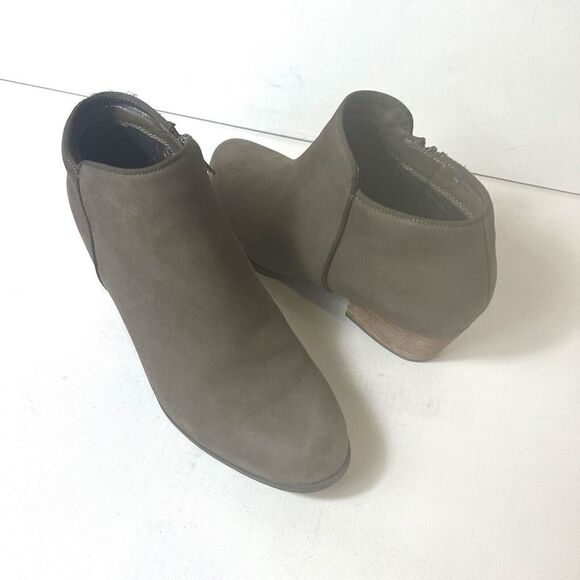 Blondo Waterproof Womens 8.5M Low Heel Ankle Booties Comfort Casual Brown Nubuck - Picture 3 of 10